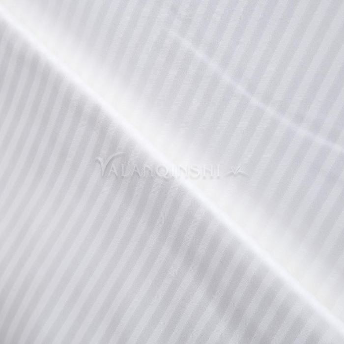 Stribet stof i 100 % bomuld